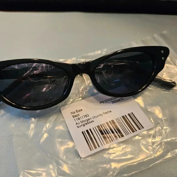 AJ Morgan | Retro Pinup Total Black Slim Cat Eye Sunglasses - NWOT - Picture 13 of 14